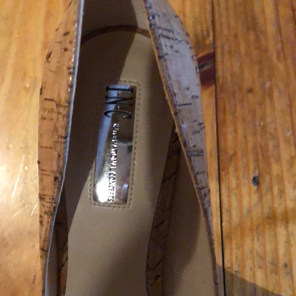 Inc open cross peep toe. - Picture 3 of 4